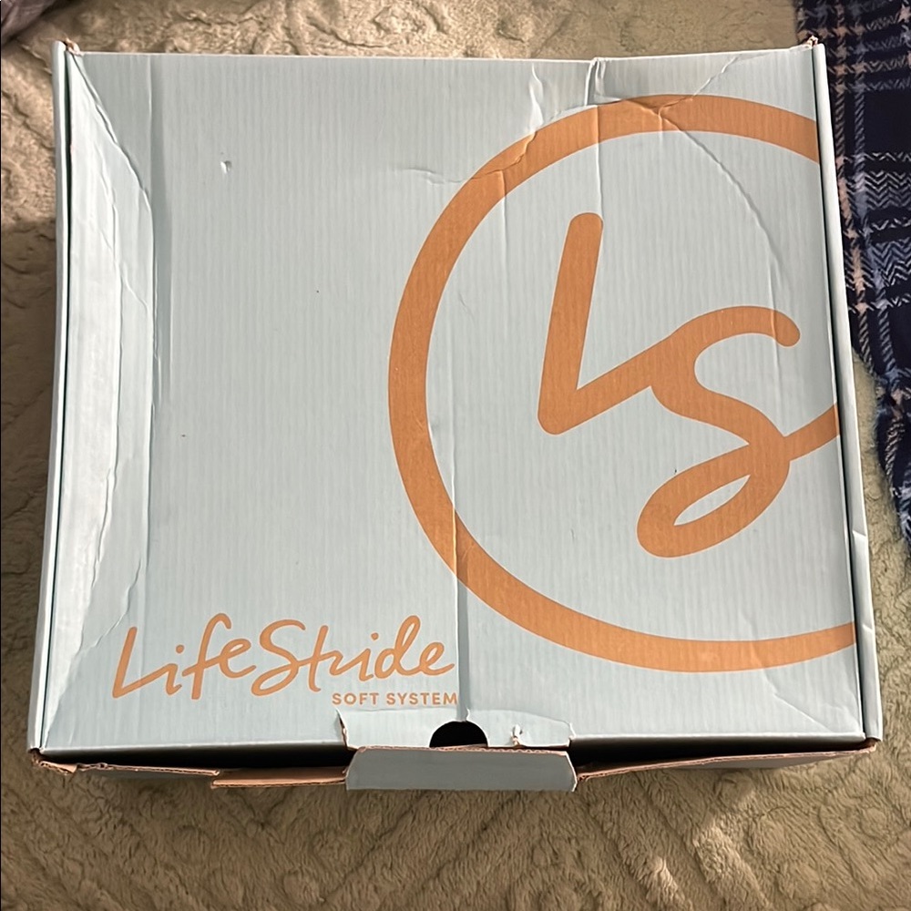 LifeStride black boot heels